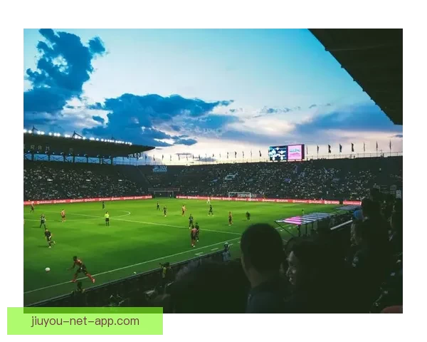 加拿大世界杯2026主办城市球场布局及比赛盛况全景解析